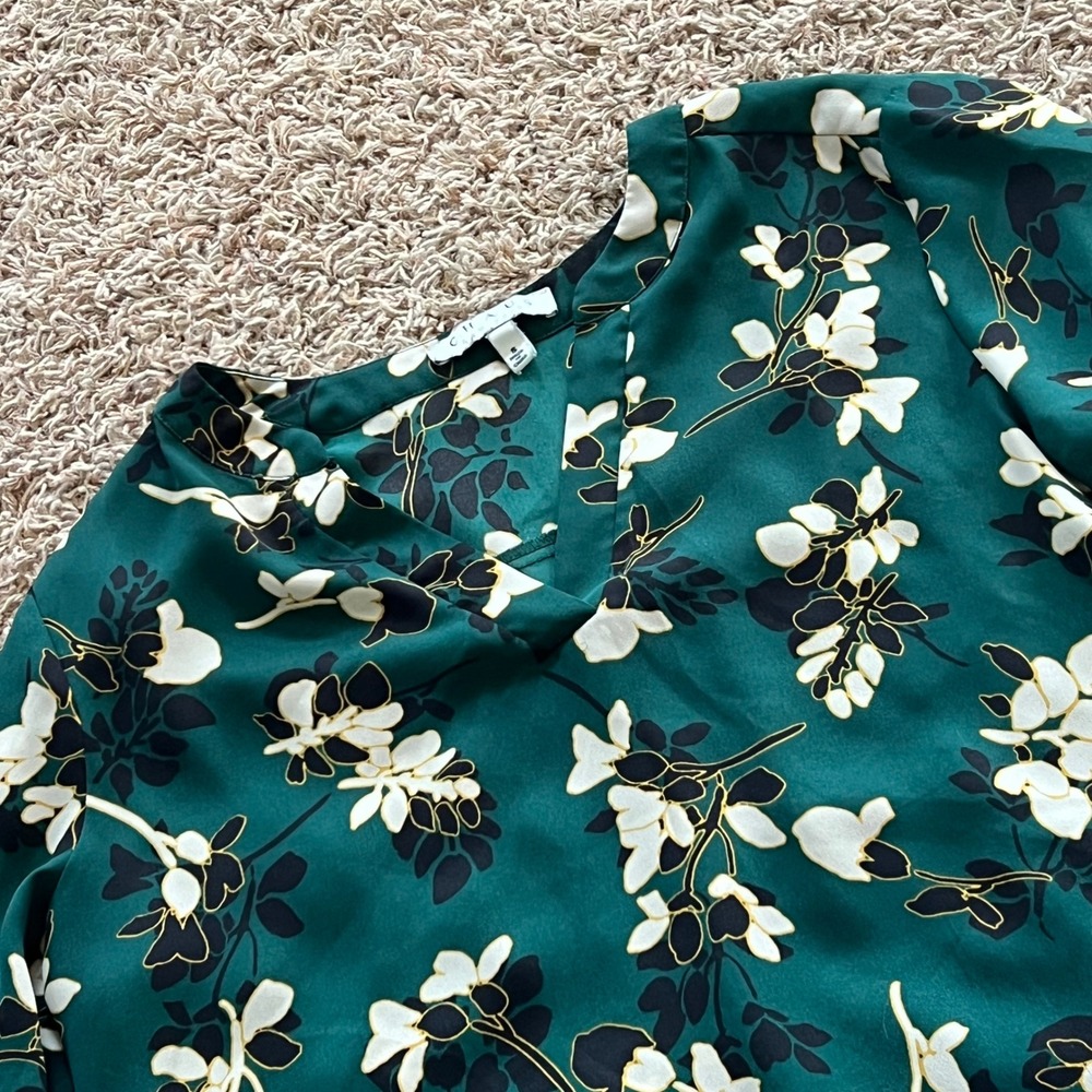 Chaus New York Green Floral V-Neck Roll Tab Sleeve Blouse Small Top